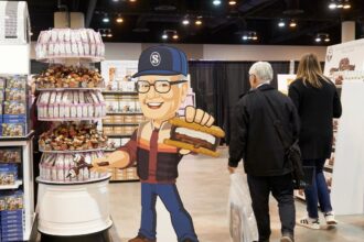 Warren Buffett To Step Down As Berkshire Hathaway CEO