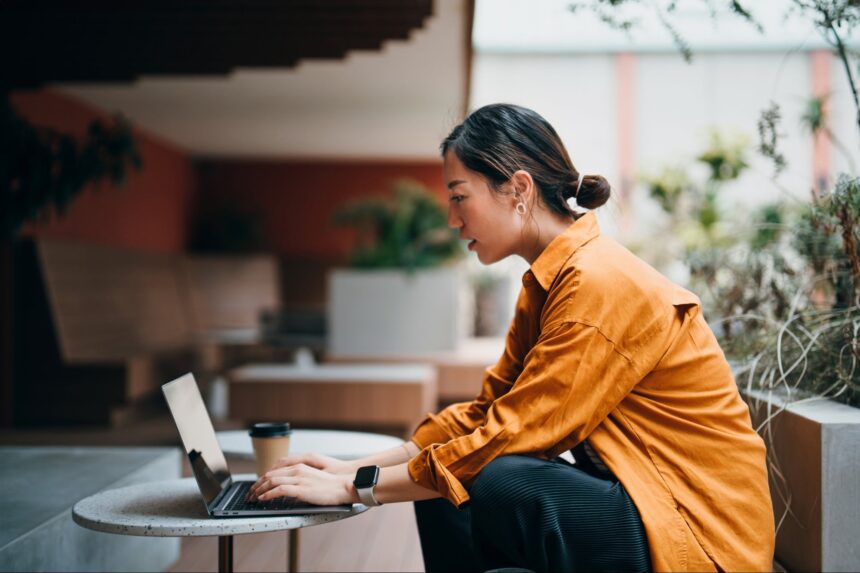 Why Solopreneurs Should Think Like Startup Founders