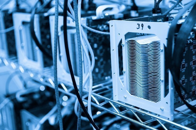 Riot Platforms Boosts Bitcoin Output to 514 BTC as Hashrate and Expansion Plans Ramp Higher