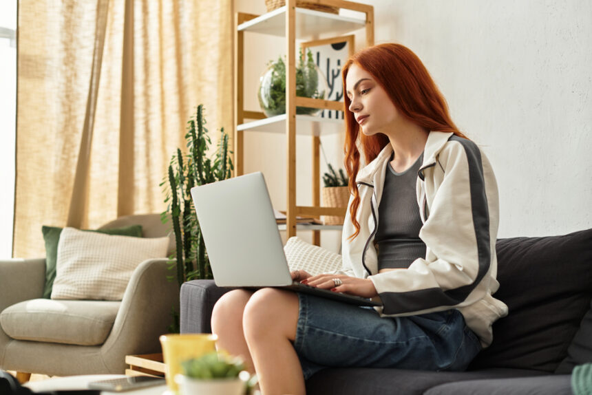 7 Remote Facebook Jobs and Money-Making Opportunities