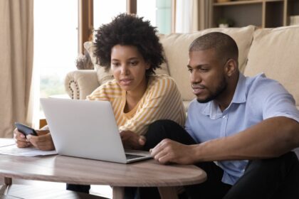 Should Couples Have A Joint Bank Account?