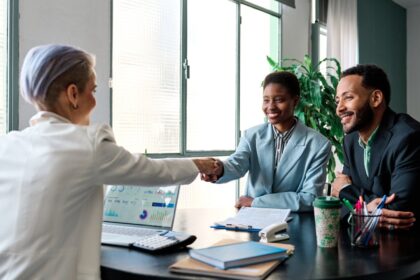 The Pros And Cons Of Hiring A Financial Advisor