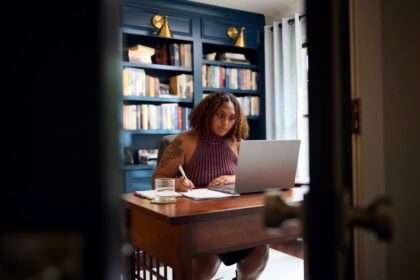 What Are The Pros And Cons Of Variable Annuities? All You Need To Know