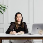 She Made $87K Her First Year — Her Niche? PowerPoint Presentations