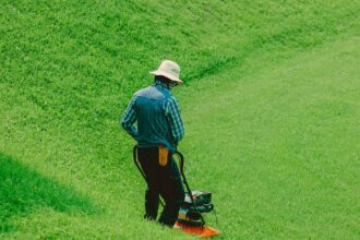 TaskEasy: Make Money Mowing Lawns