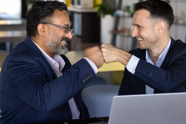 B2B Buyers Trust Peers Over AI Chatbots, Report Finds